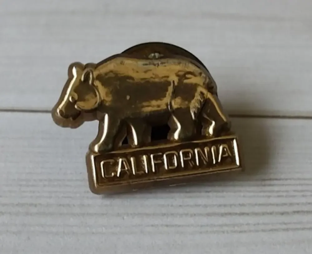 California State Golden Bear Pin Souvenir Travel Hat Lapel Collectible Plastic